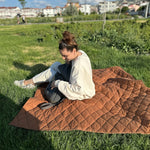 Tarçın kapitone oyun halısı kumaş detayı